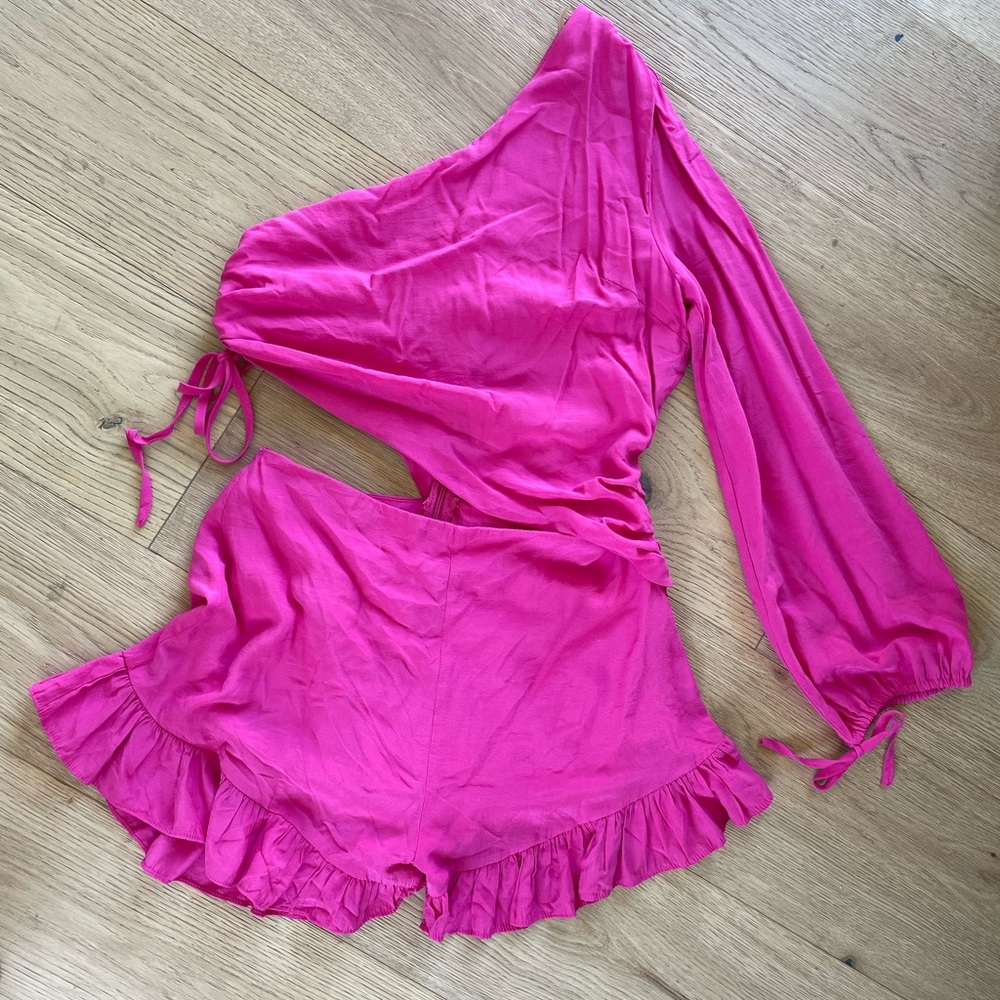 DO+BE Hot Pink One Shoulder Cutout Romper Ruffle Shorts Medium